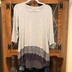 Small Logo gray lightweight longer lacy top